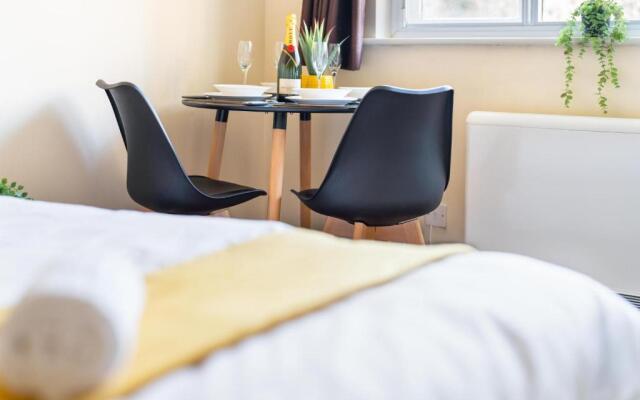 Lovegrove Contractor Stay With Free Wi-fi in Slough