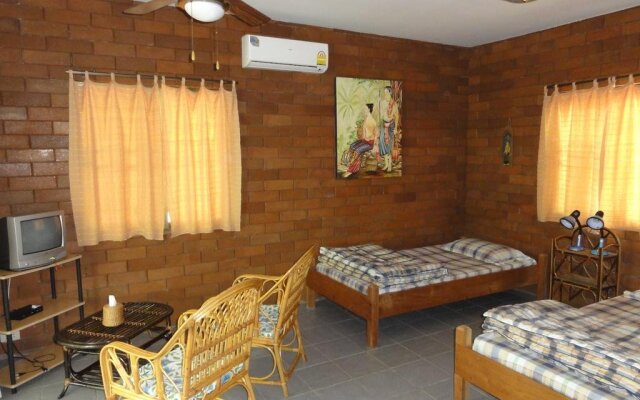 Khoom Kam Kaew Farm & Resort