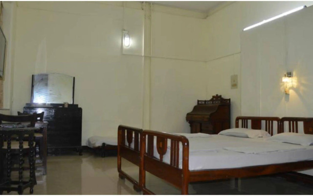 Bentleys Hotel Colaba