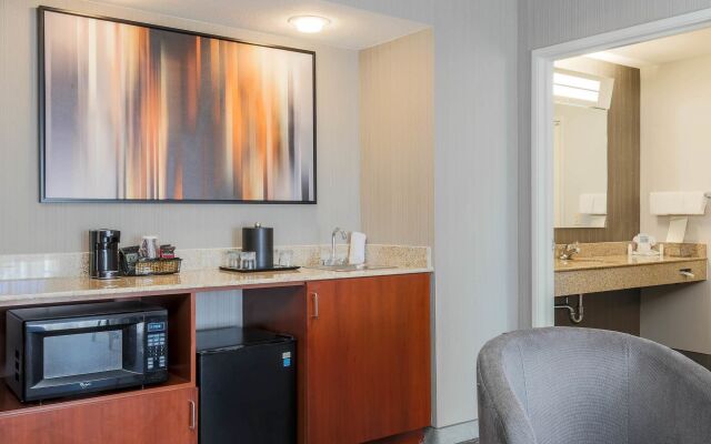 Courtyard Roseville Galleria Mall/Creekside Ridge Drive