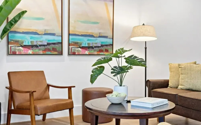 Awesome 1BR Apartment Sailboat