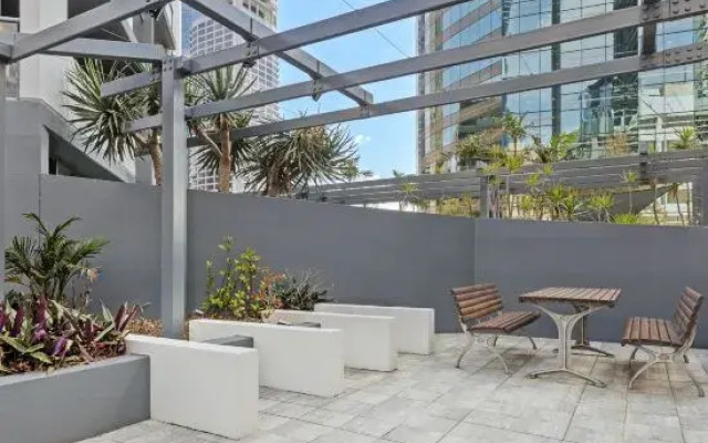 Oaks Brisbane on Felix Suites