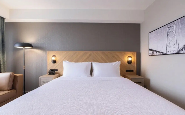 Sandman Signature Las Colinas Hotel & Suites