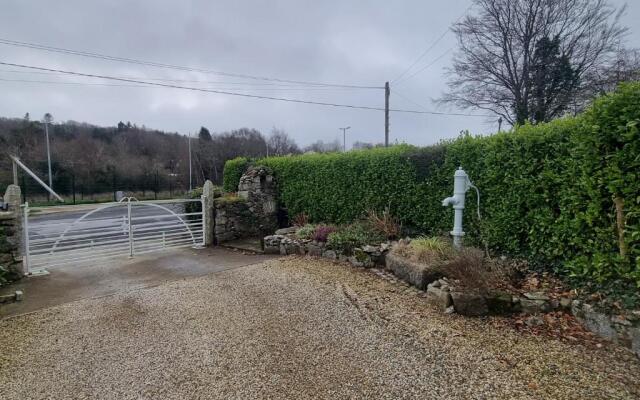 Cracatinni Mews (Adults Only)