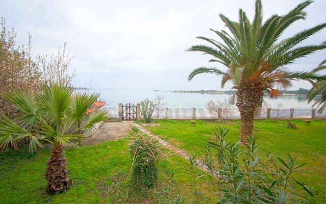 Docker BeachFront House by Halkidiki Villas