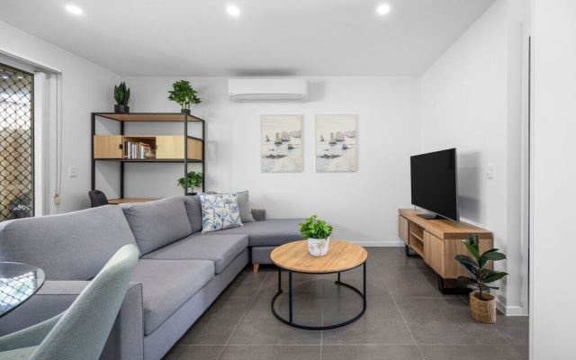 Bright Townhouse Near Maroochydore Beaches – Guest Rooms – Maroochydore