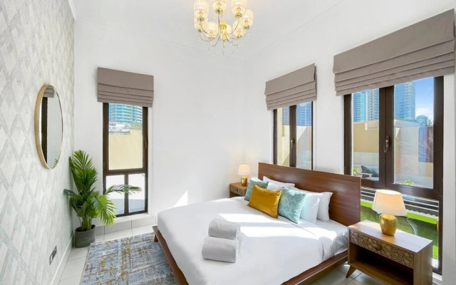 1-br Dazingly lit Downtown