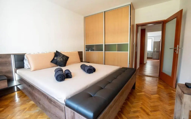 Excellent Large Lux Apartment Central Martin