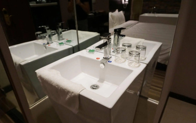 Nanjing Zhiminzhuang Theme Hotel
