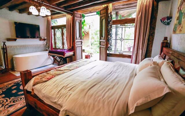 Cloudscape Boutique Inn
