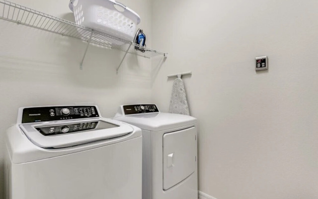 Oakwood Street Villa Solterra 1