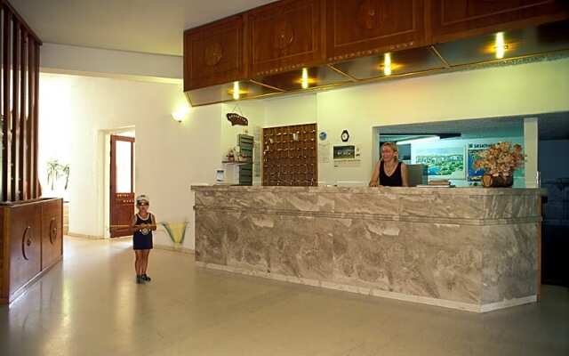 Caravos Hotel