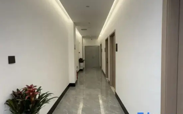 Xiyayuan Hotel (Baishazhou Avenue Fenghuo Village Subway Station)