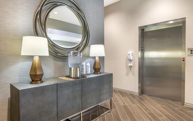 Best Western Plus Parkside Inn & Suites