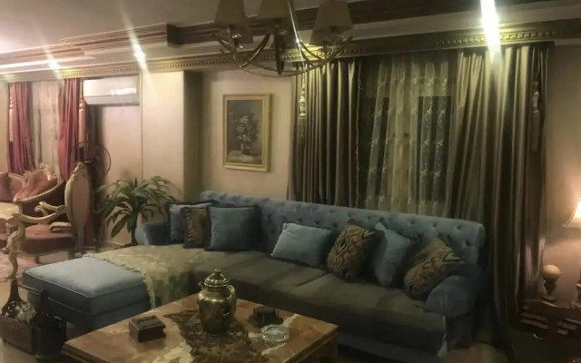 Immaculate 2-bed Apartment in Kafr Nassar