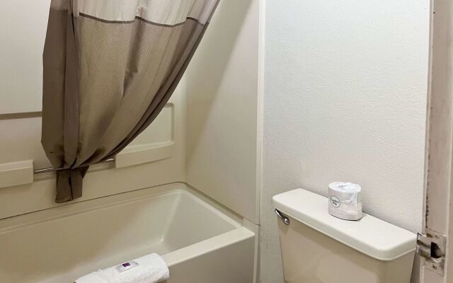 Studio 6 Suites Dayton, Oh - Englewood