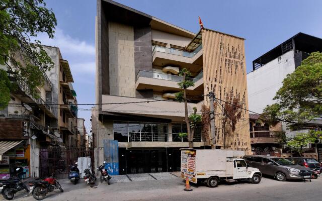 Hotel Leo Saffron