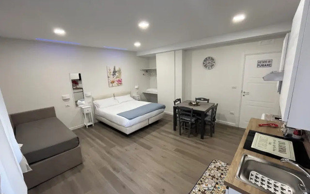 F.Rooms Napoli Via Sementini