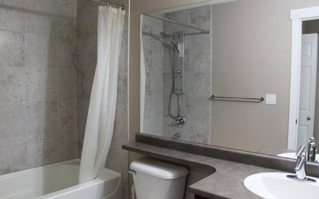 5 Calgary Downtown (2Bdr Suite
