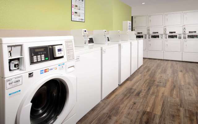 Extended Stay America Select Suites - Tampa - Northeast