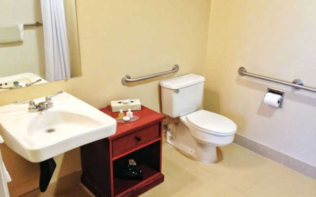Coast Wenatchee Center Hotel