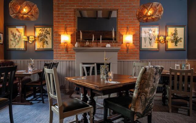 Wheatsheaf Hotel - Virginia Water by Greene King Inns