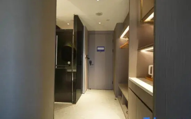 SOLO E-Sports Hotel (Yinzhou Baolong Flagship Store)