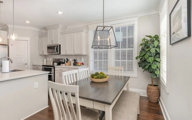 Belwood Manor-across From Parthenon-5 Min Broadway