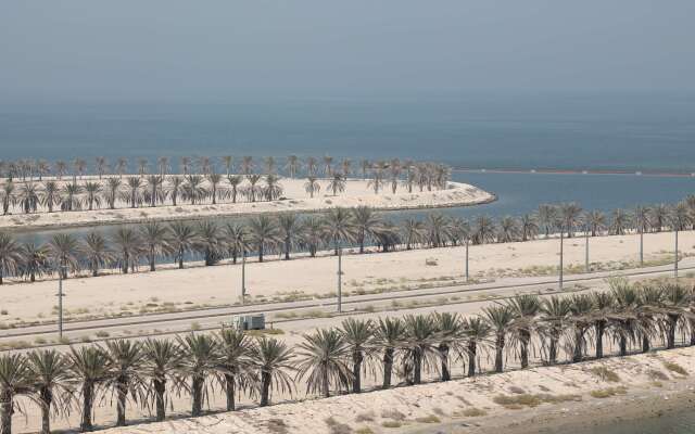 Golden Tulip Al Khobar Suites