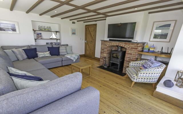 Stables & Breeze | 6 Bedrooms / Sleeps 13 | Sea Views