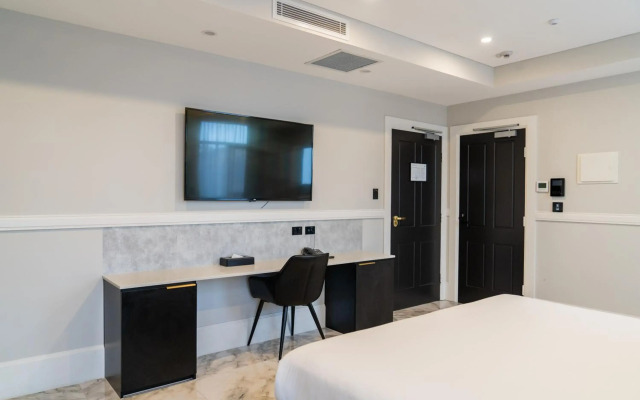Gladius Hotel & Suites