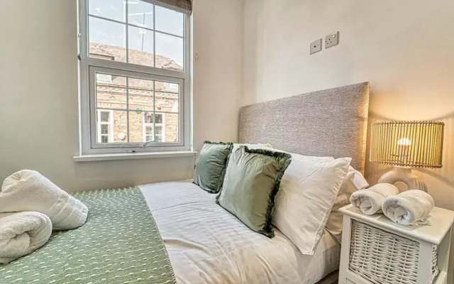 Host Stay Taylor Bennett Apartment