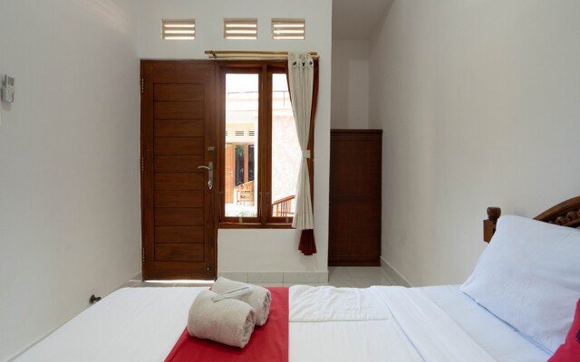 RedDoorz near Buleleng Harbour 2