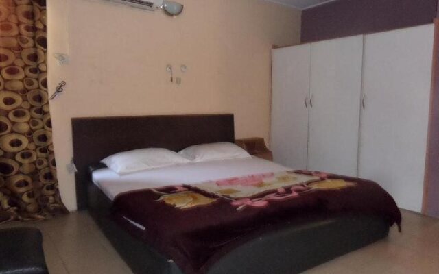 Kristabel Hotel And Suites