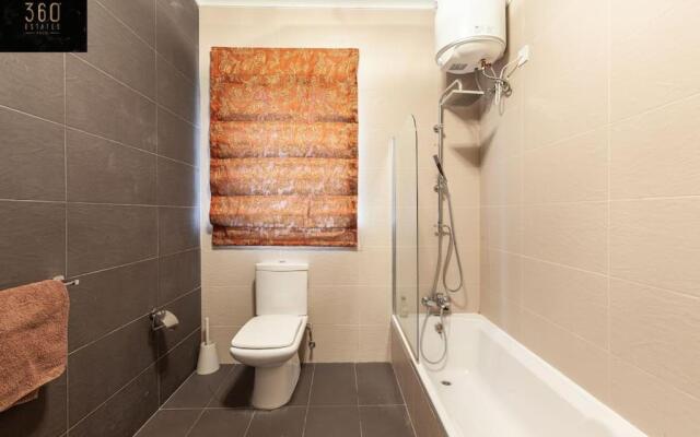 Luxury APT with HOT TUB & BBQ with Valletta views by 360 Estates