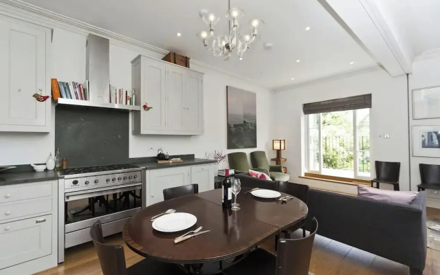 St Anns Road by Onefinestay