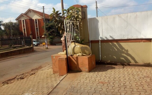 New Lions Hotel