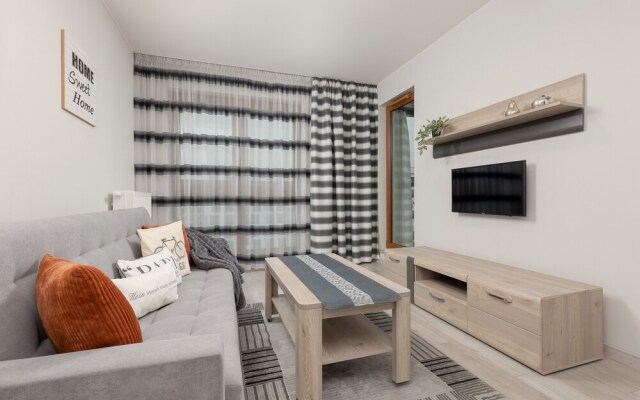 Lazurowa Warsaw & Parking by Renters