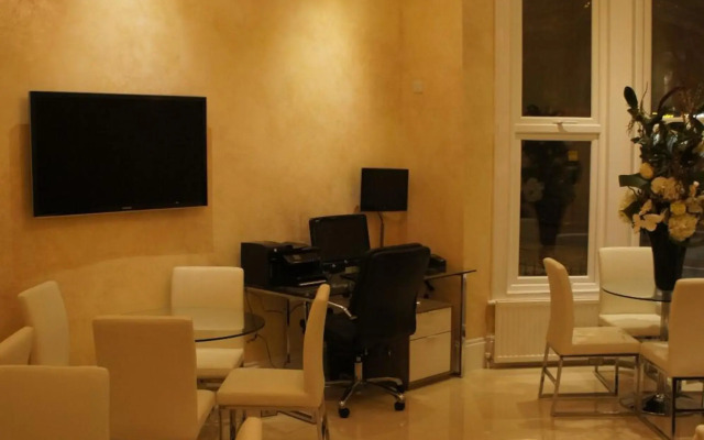 Sapphire Hotel