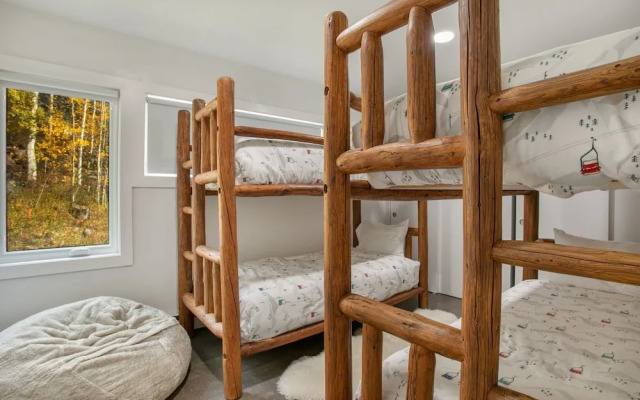 14j Pitkin Creek 3 Bedroom Condo