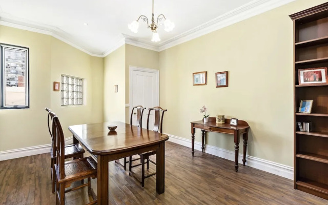 Hanna, 4BDR Melbourne Apartment