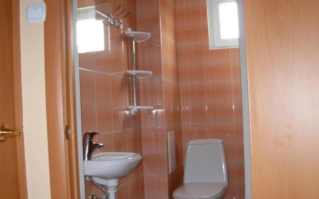 Arhos Guest House