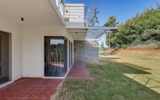 Royal County Villa by Stayjade