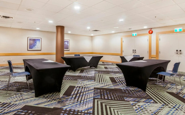 Holiday Inn Express N Suites Langley