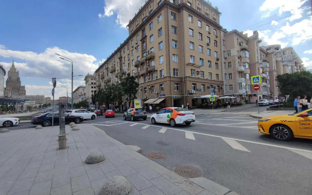 Metry v centre on Novy Arbat street 23