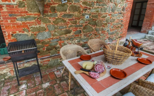 Cozy Villa for Six Guests