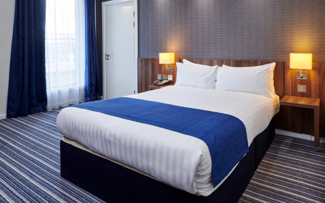 Holiday Inn Express Manchester City Centre Arena by IHG - Image 4