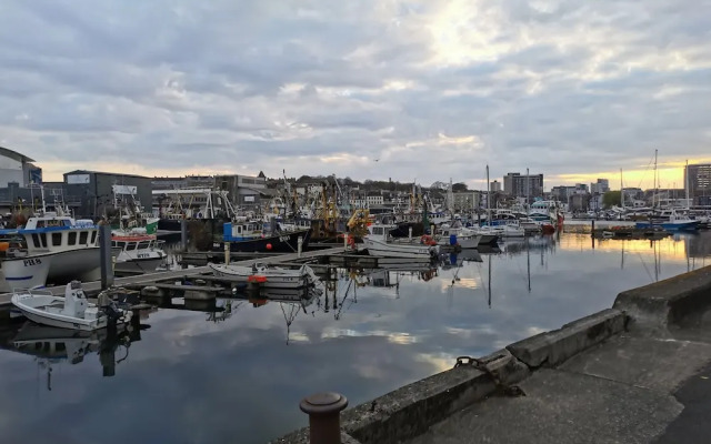 Beautiful 2-bed Seaview Apartment in Plymouth