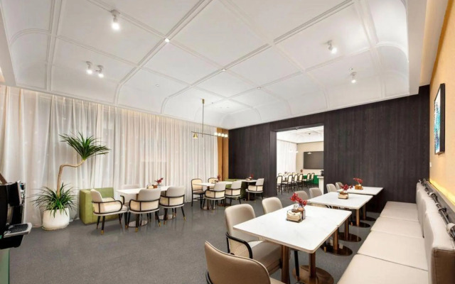 Atour X Hotel (798 Art Zone, Jiuxianqiao, Beijing)