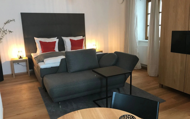 BARONHAUS Aparthotel & Suites